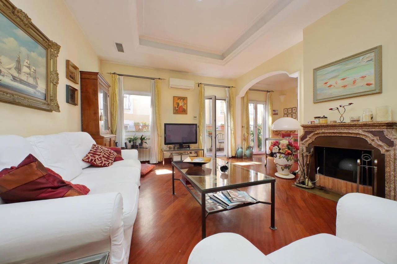 روما 4Bnb - Luxury Trevi Apartment W Terrace المظهر الخارجي الصورة