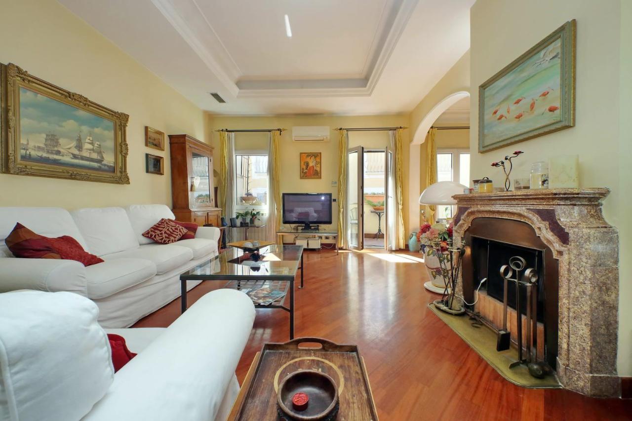 روما 4Bnb - Luxury Trevi Apartment W Terrace المظهر الخارجي الصورة
