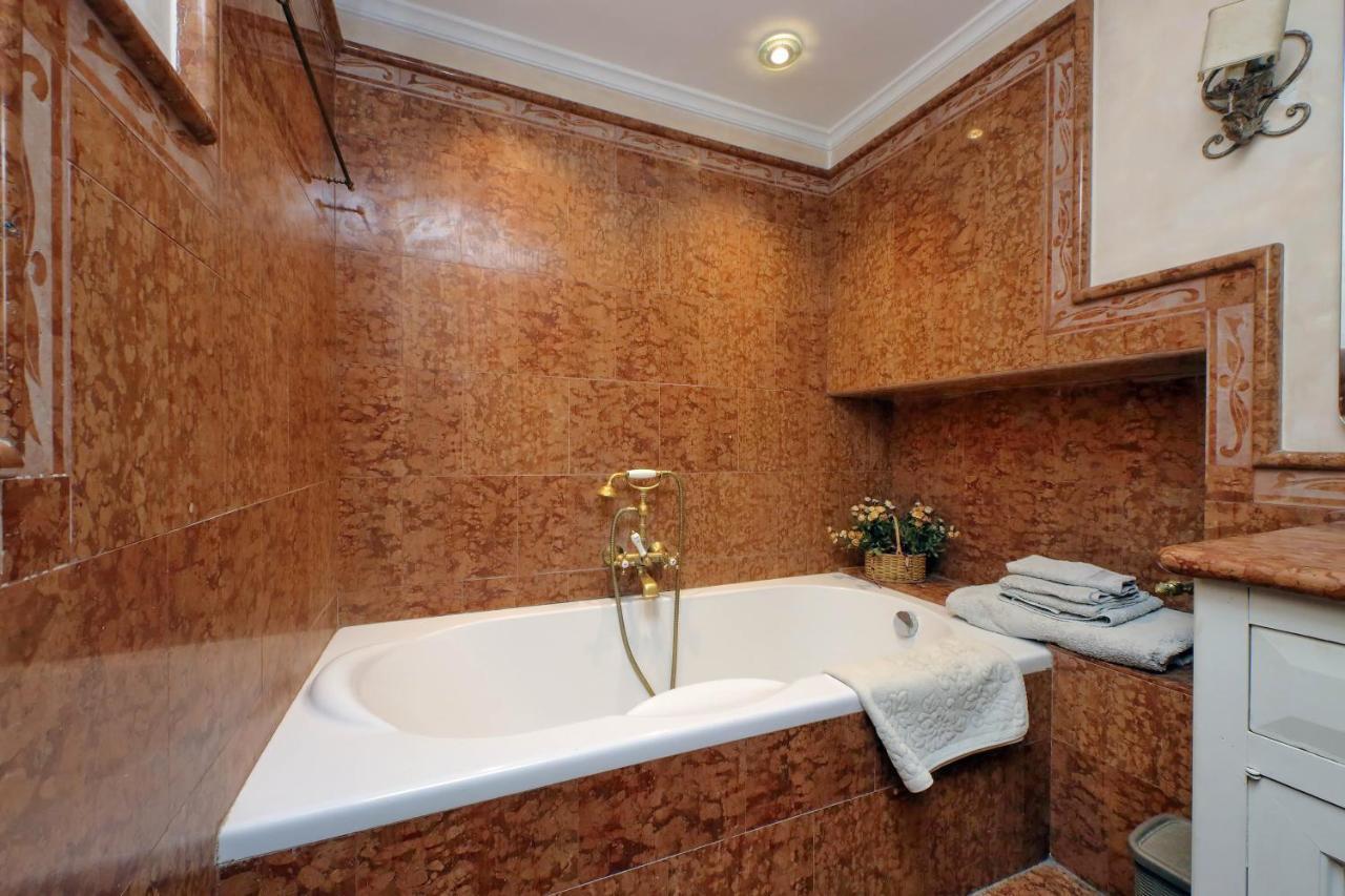 روما 4Bnb - Luxury Trevi Apartment W Terrace المظهر الخارجي الصورة